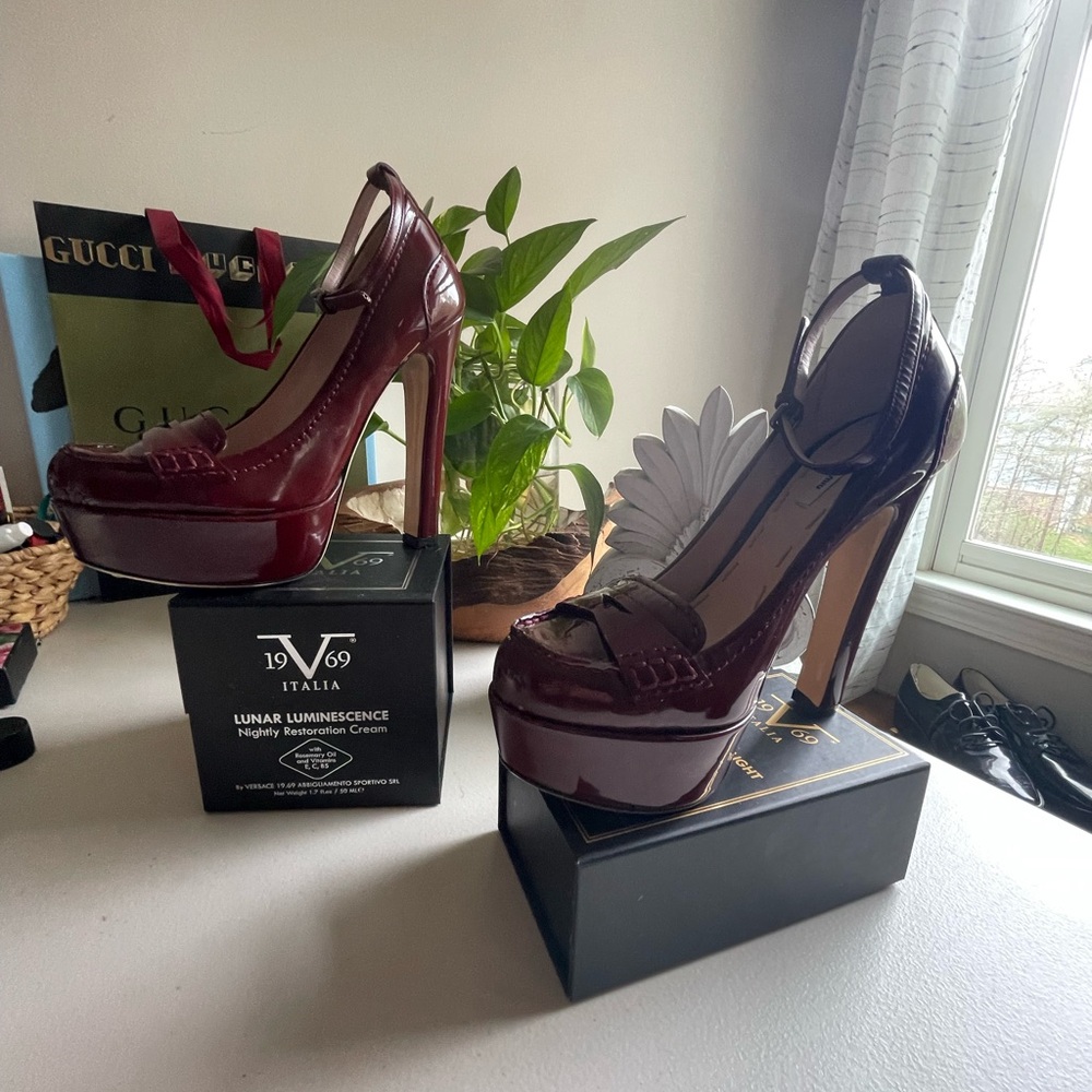 Miu Miu Burgundy Patent Leather Loafer in SZ 37 Gently used 5’ Heel